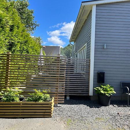 Tiny Grey House With Loft, 15 Min From City Center Göteborg Zewnętrze zdjęcie