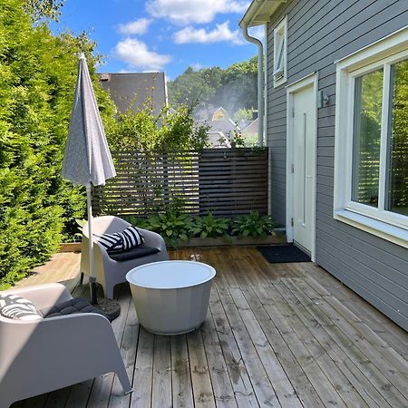 Tiny Grey House With Loft, 15 Min From City Center Göteborg Zewnętrze zdjęcie