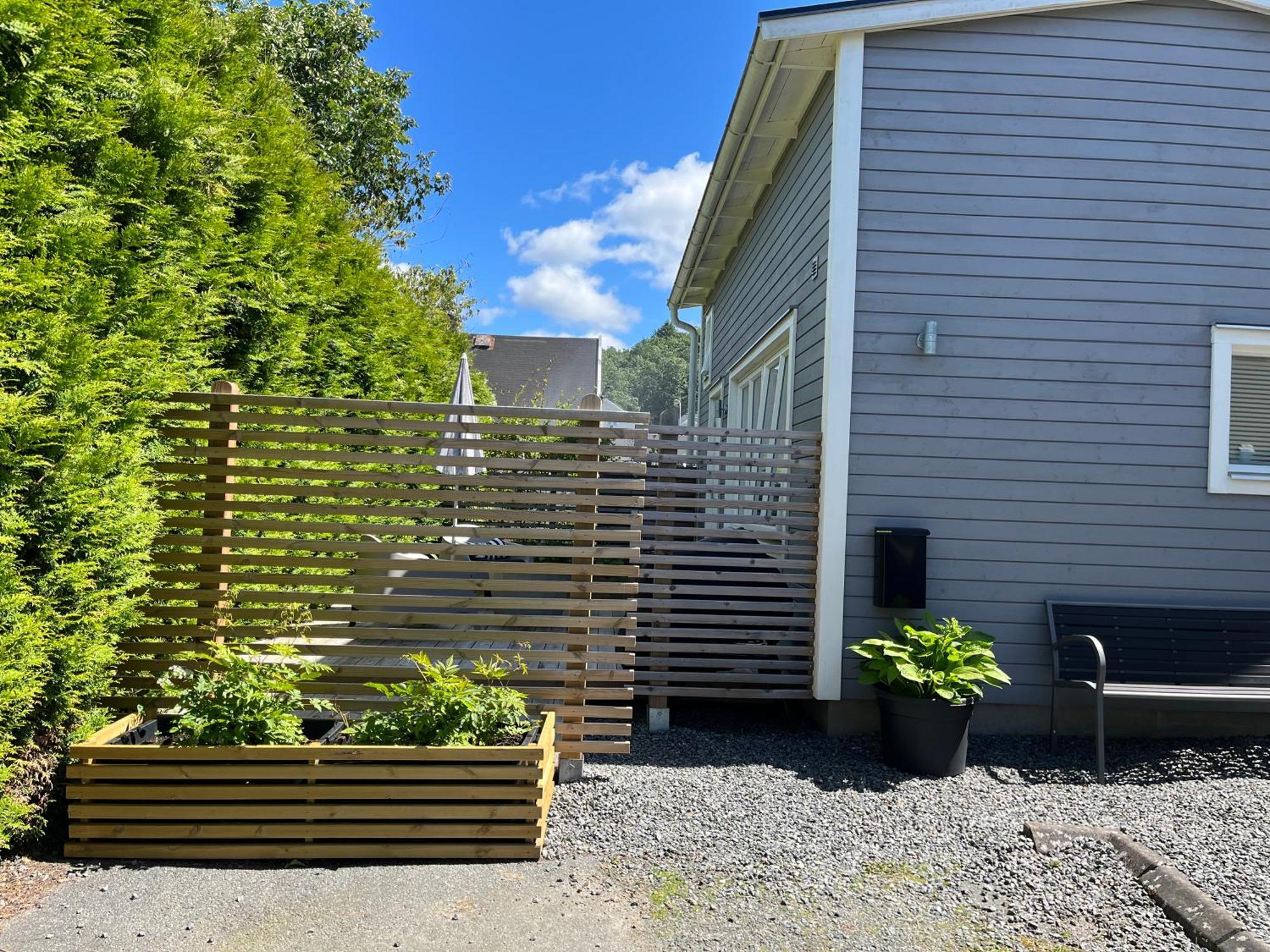 Tiny Grey House With Loft, 15 Min From City Center Göteborg Zewnętrze zdjęcie