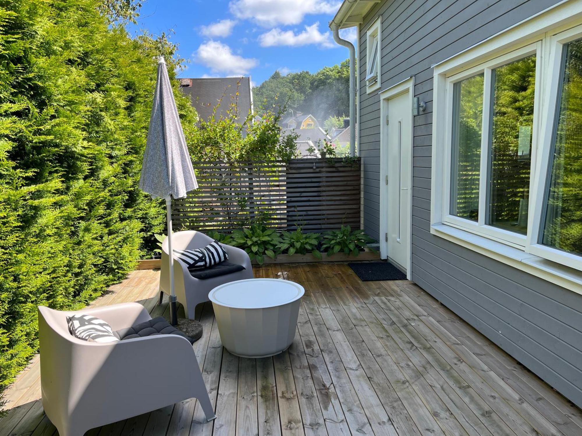 Tiny Grey House With Loft, 15 Min From City Center Göteborg Zewnętrze zdjęcie