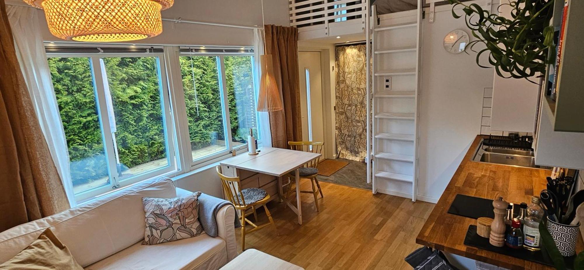 Tiny Grey House With Loft, 15 Min From City Center Göteborg Zewnętrze zdjęcie